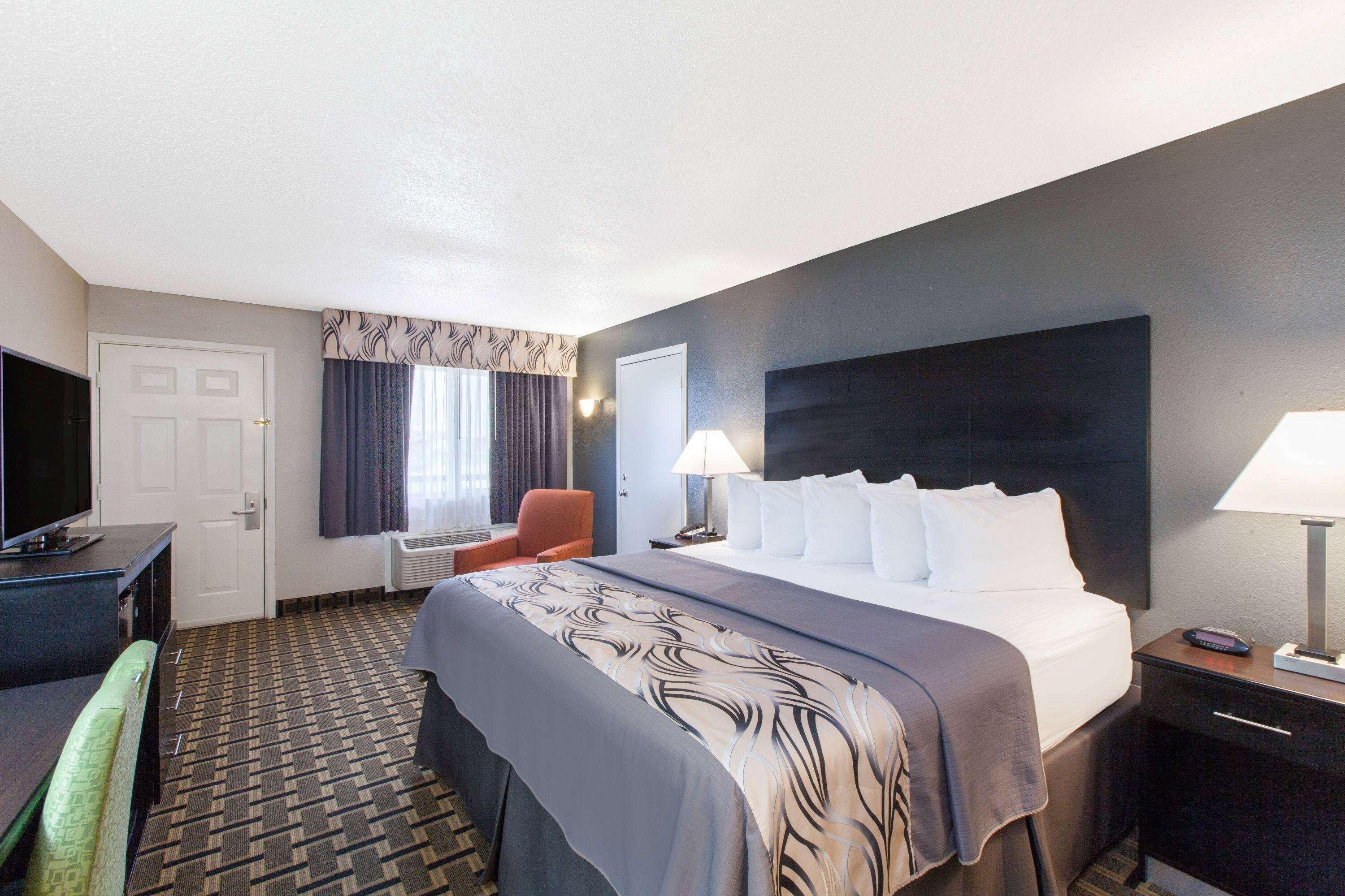 Days Inn By Wyndham Ennis Exterior photo
