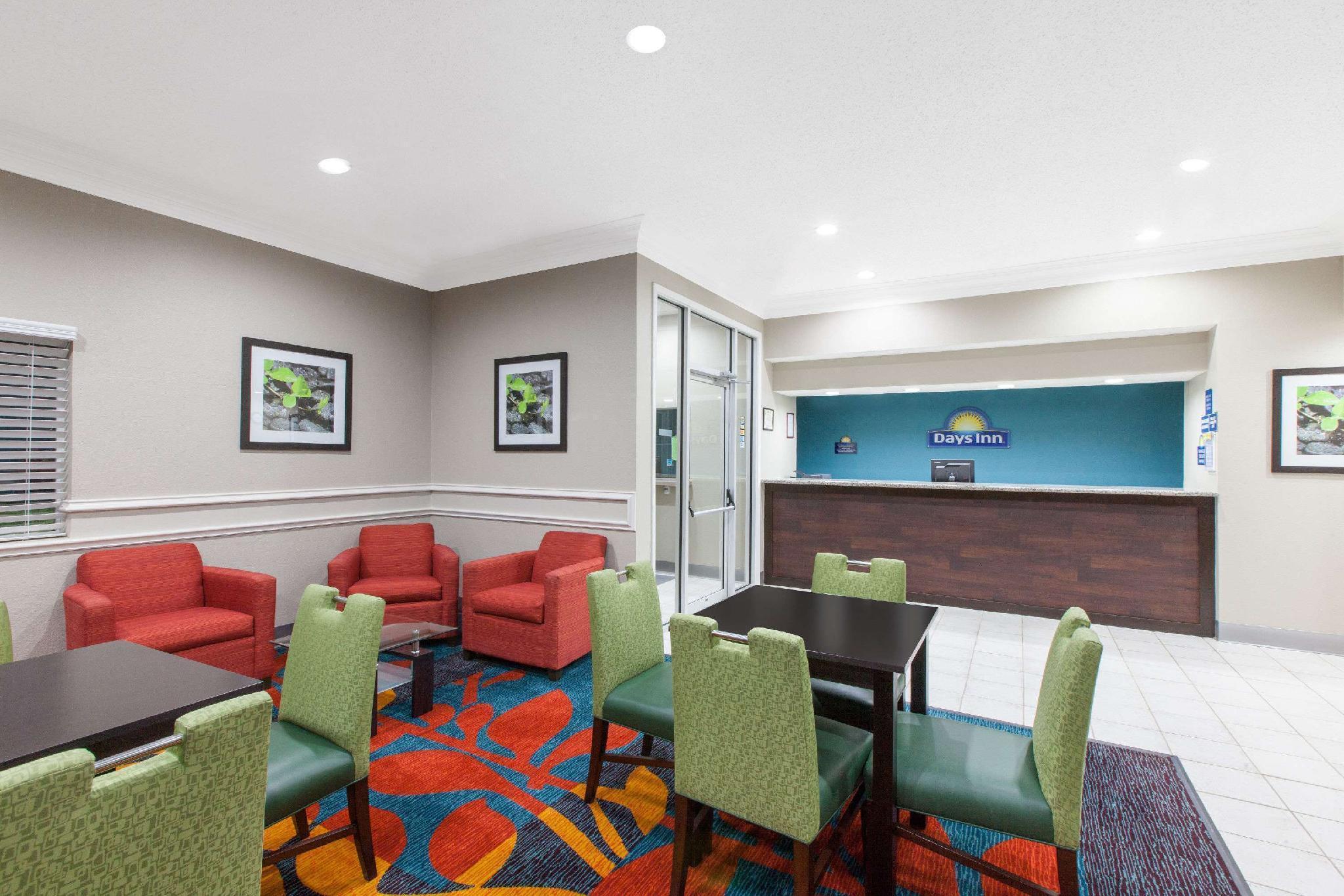 Days Inn By Wyndham Ennis Exterior photo
